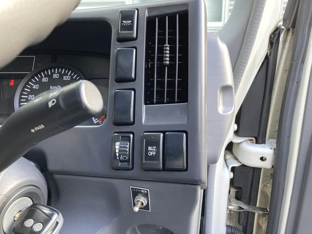 日産アトラスアルミバン小型（2t・3t）[写真35]