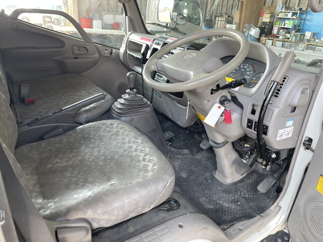 日野デュトロ高所作業車小型（2t・3t）[写真33]