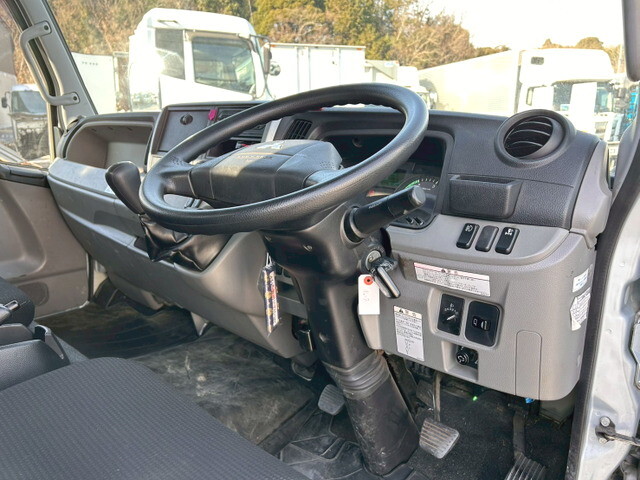 三菱ふそうキャンタークレーン4段小型（2t・3t）[写真22]