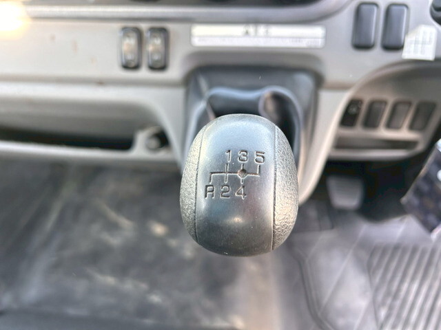 三菱ふそうキャンタークレーン4段小型（2t・3t）[写真26]