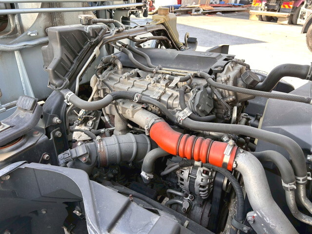 三菱ふそうキャンタークレーン4段小型（2t・3t）[写真28]