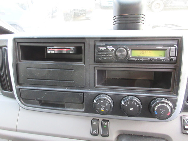 三菱ふそうキャンターアルミバン小型（2t・3t）[写真13]