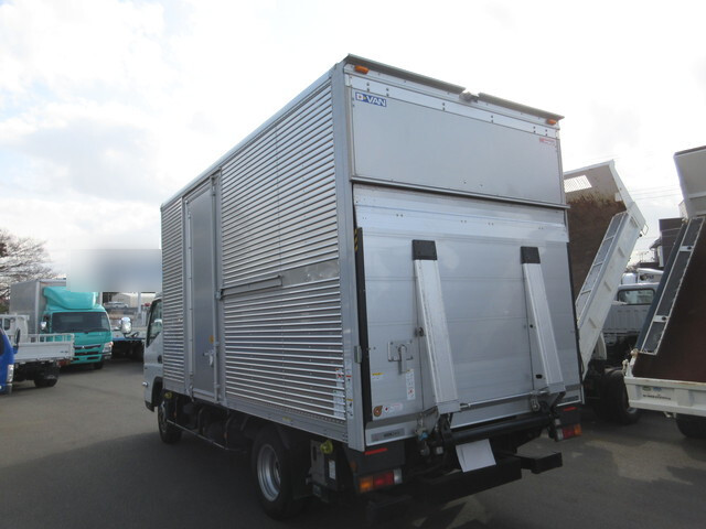 三菱ふそうキャンターアルミバン小型（2t・3t）[写真02]