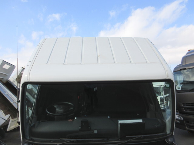 三菱ふそうキャンターアルミバン小型（2t・3t）[写真21]