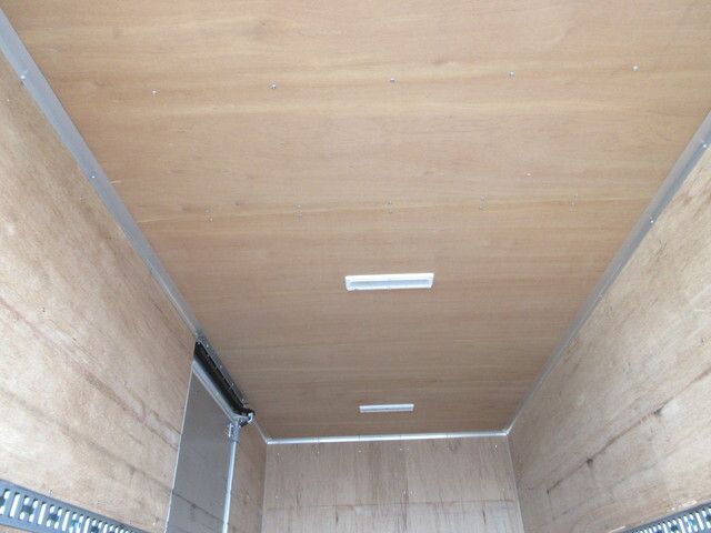 三菱ふそうキャンターアルミバン小型（2t・3t）[写真29]