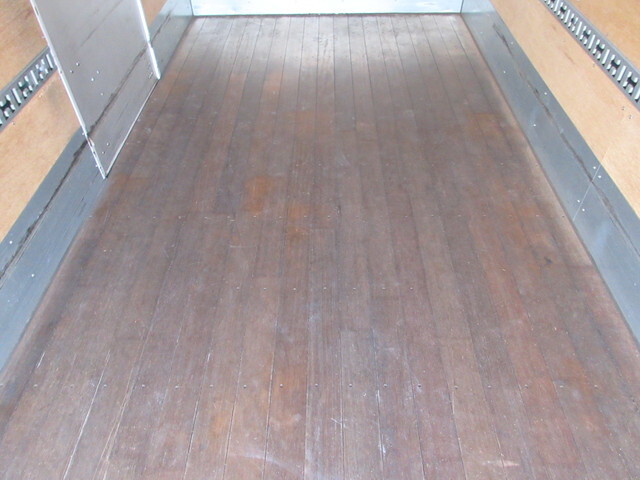 三菱ふそうキャンターアルミバン小型（2t・3t）[写真30]