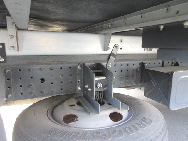 三菱ふそうキャンターアルミバン小型（2t・3t）[写真08]