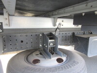 三菱ふそうキャンターアルミバン小型（2t・3t）[写真09]