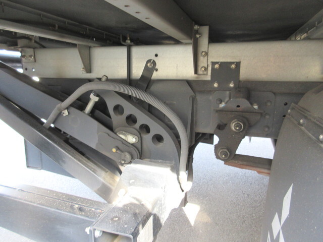 三菱ふそうキャンターアルミバン小型（2t・3t）[写真09]