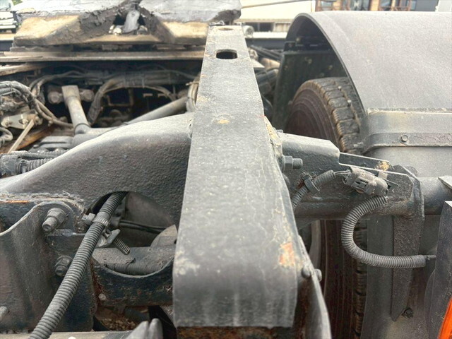 日野プロフィアトレーラーヘッド（トラクターヘッド）大型（10t）[写真12]