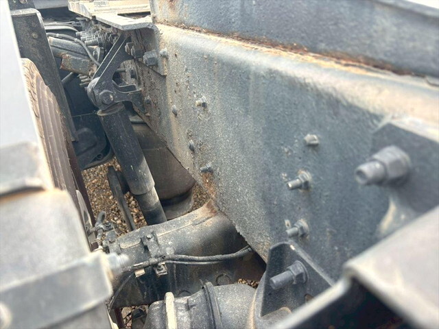 日野プロフィアトレーラーヘッド（トラクターヘッド）大型（10t）[写真15]