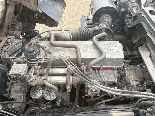 日野プロフィアトレーラーヘッド（トラクターヘッド）大型（10t）[写真16]