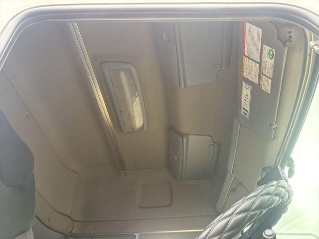 日野プロフィアトレーラーヘッド（トラクターヘッド）大型（10t）[写真17]