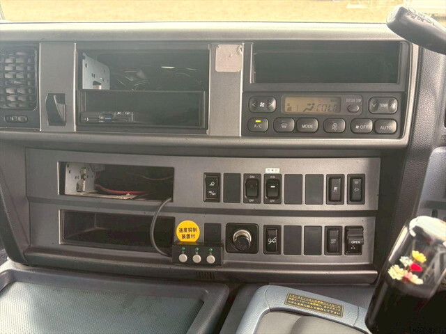 日野プロフィアトレーラーヘッド（トラクターヘッド）大型（10t）[写真18]