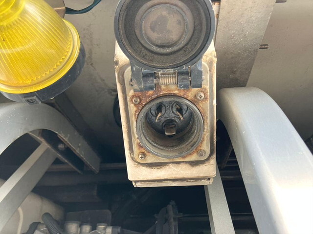 日野プロフィア冷凍車（冷蔵車）大型（10t）[写真14]