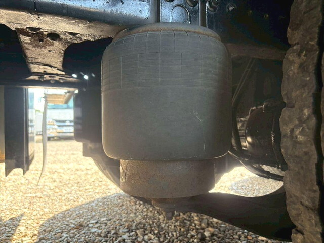 日野プロフィア冷凍車（冷蔵車）大型（10t）[写真17]