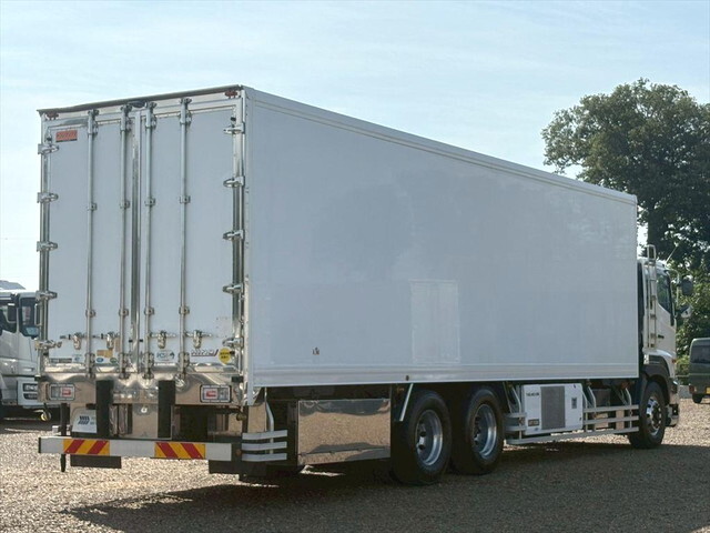 日野プロフィア冷凍車（冷蔵車）大型（10t）[写真02]