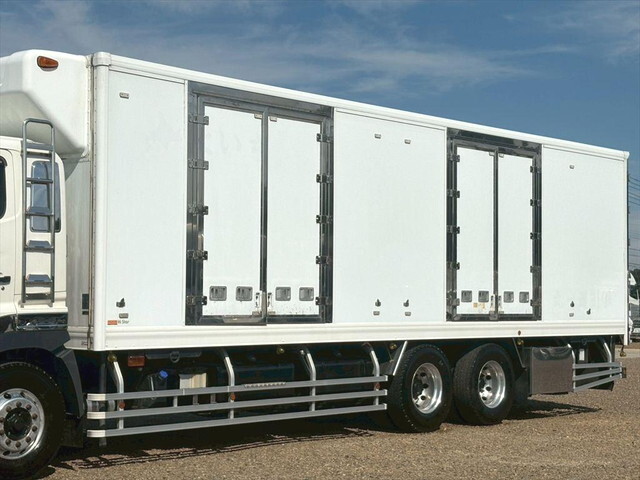 日野プロフィア冷凍車（冷蔵車）大型（10t）[写真06]