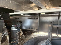 UDトラックスクオンアルミウイング大型（10t）[写真15]