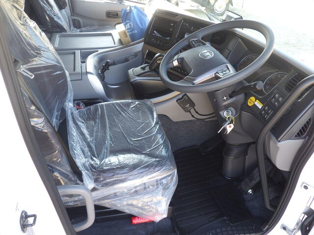 UDトラックスクオンアルミウイング大型（10t）[写真18]