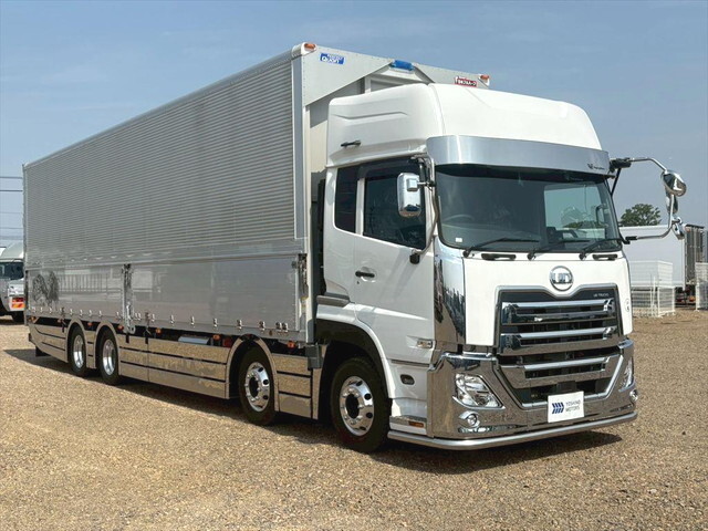 UDトラックスクオンアルミウイング大型（10t）[写真03]