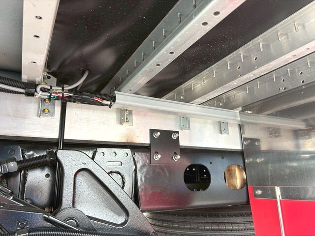 三菱ふそうファイターアルミウイング中型（4t）[写真15]