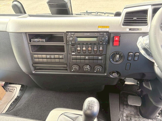 三菱ふそうファイターアルミウイング中型（4t）[写真22]