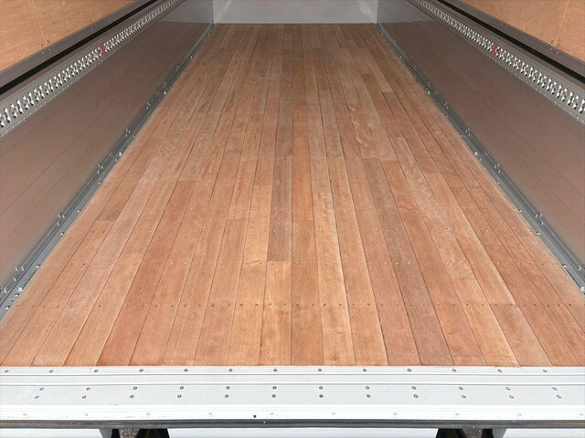 三菱ふそうファイターアルミウイング中型（4t）[写真08]