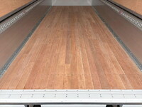 三菱ふそうファイターアルミウイング中型（4t）[写真09]