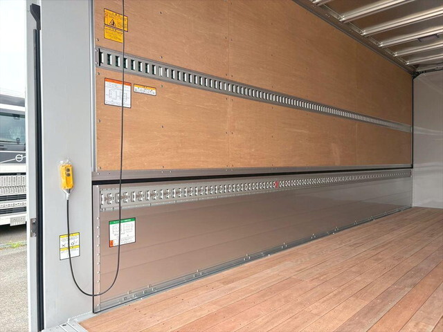 三菱ふそうファイターアルミウイング中型（4t）[写真09]