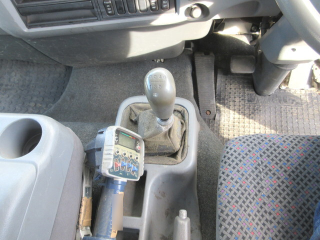 三菱ふそうファイタークレーン5段中型（4t）[写真13]