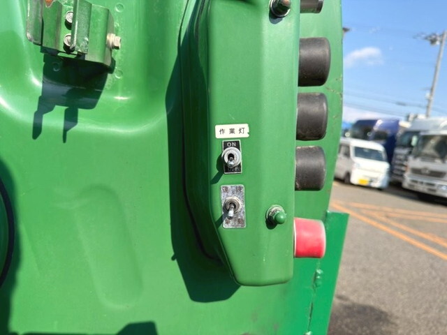 日野レンジャーパッカー車（塵芥車）増トン（6t・8t）[写真17]