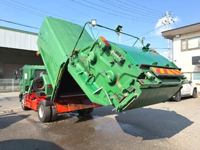 日野レンジャーパッカー車（塵芥車）増トン（6t・8t）[写真04]