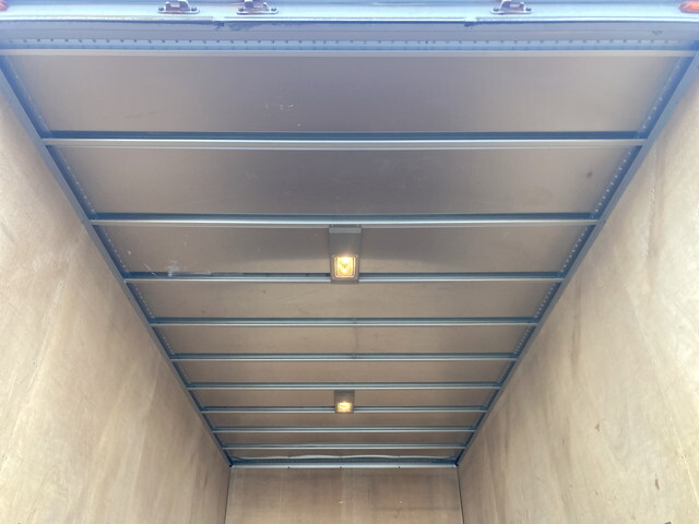 いすゞエルフアルミバン小型（2t・3t）[写真11]