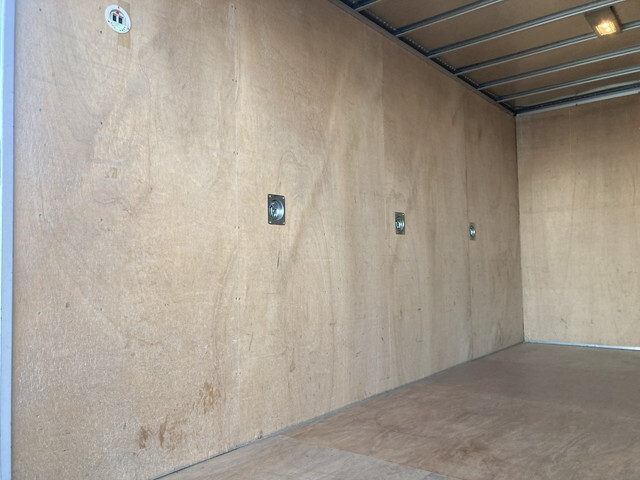 いすゞエルフアルミバン小型（2t・3t）[写真12]