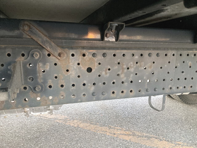 いすゞエルフアルミバン小型（2t・3t）[写真23]