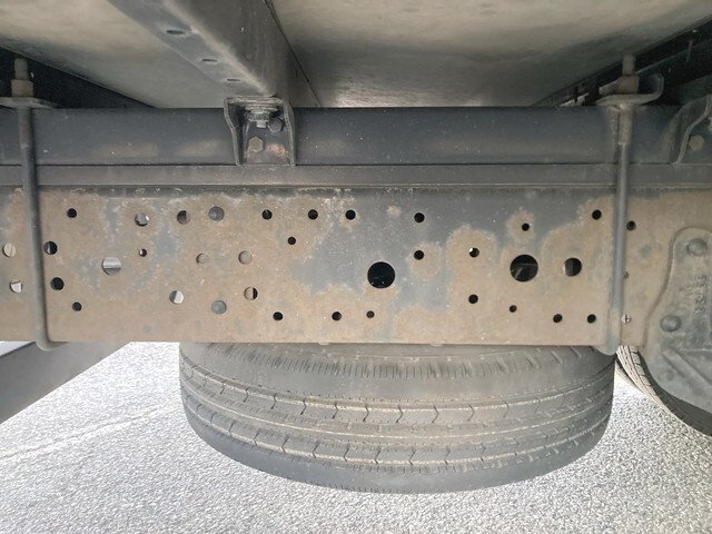 いすゞエルフアルミバン小型（2t・3t）[写真24]