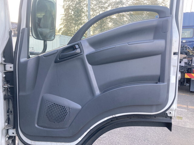 いすゞエルフアルミバン小型（2t・3t）[写真30]