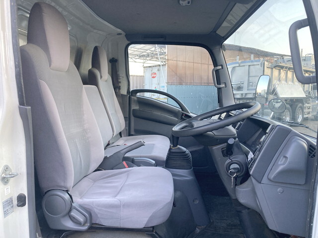 いすゞエルフアルミバン小型（2t・3t）[写真33]