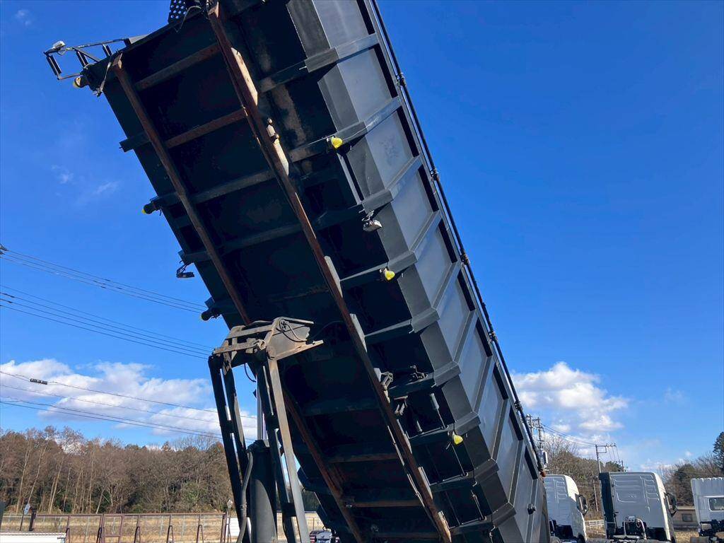 その他のメーカーその他の車種土砂ダンプトレーラー大型（10t）[写真12]