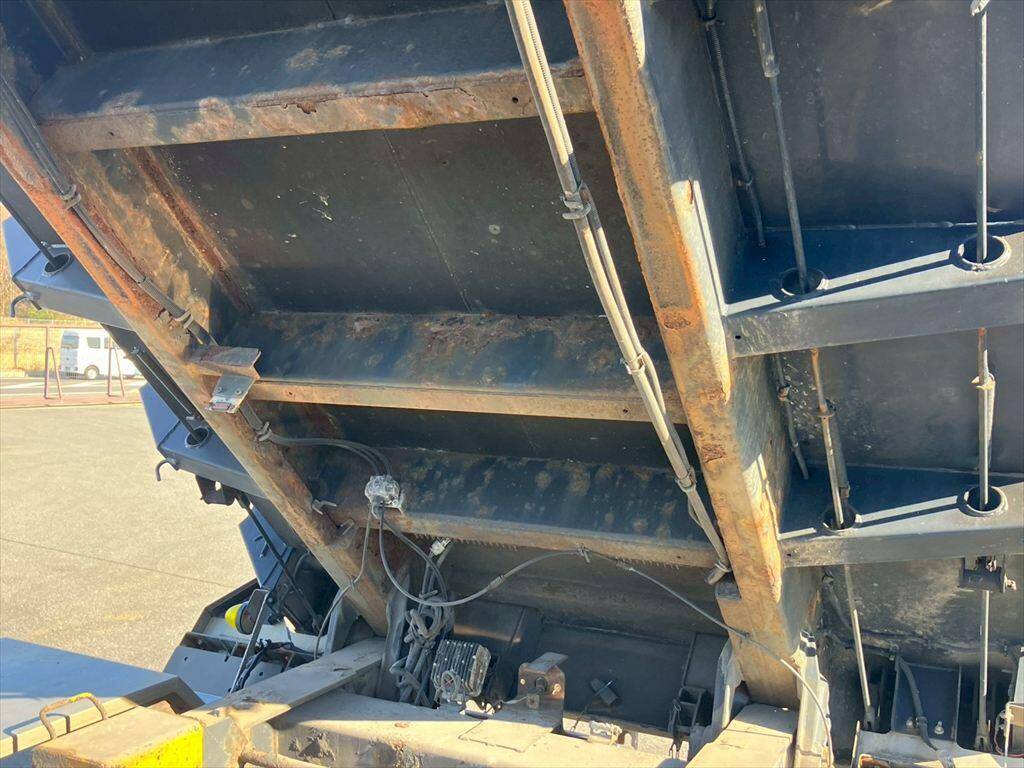 その他のメーカーその他の車種土砂ダンプトレーラー大型（10t）[写真15]