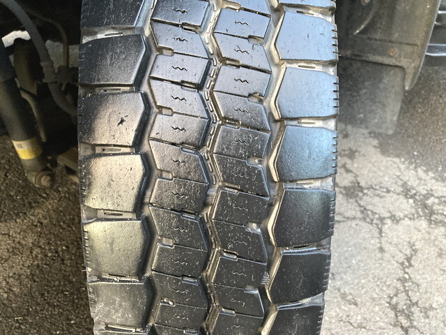 日野デュトロ平ボディ小型（2t・3t）[写真13]