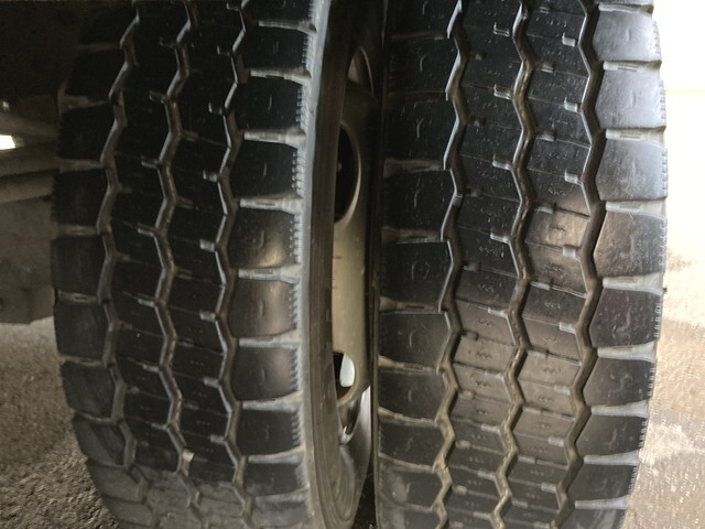 日野デュトロ平ボディ小型（2t・3t）[写真14]