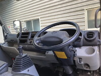 日野デュトロ平ボディ小型（2t・3t）[写真17]