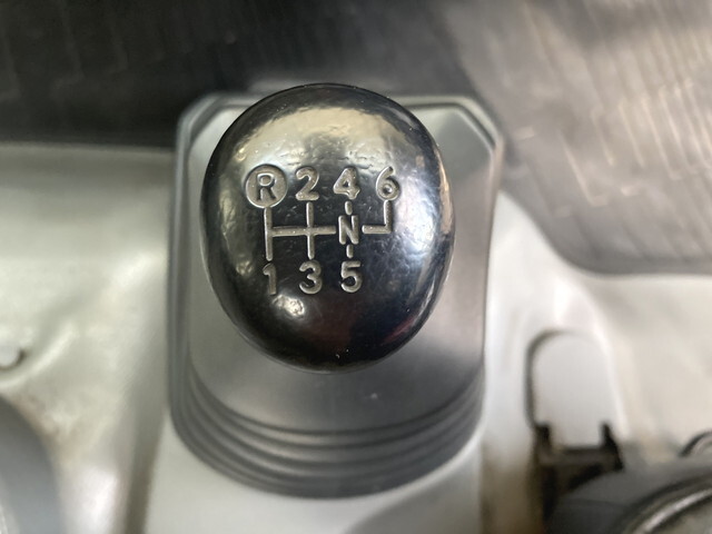 日野デュトロ平ボディ小型（2t・3t）[写真18]