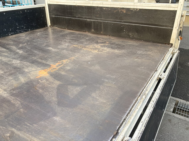 日野デュトロ平ボディ小型（2t・3t）[写真05]