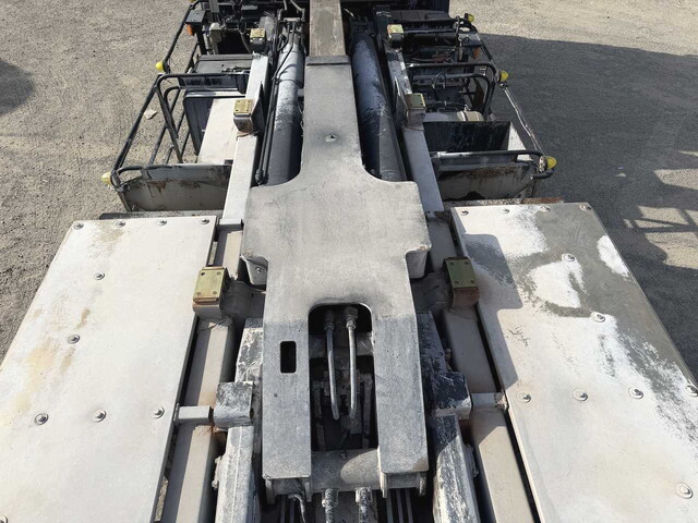 UDトラックスクオンコンテナ専用車大型（10t）[写真16]