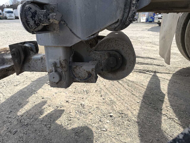 UDトラックスクオンコンテナ専用車大型（10t）[写真17]