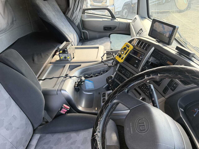 UDトラックスクオンコンテナ専用車大型（10t）[写真32]