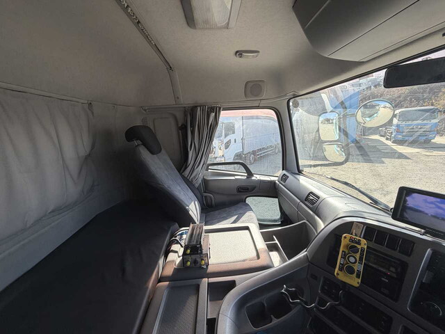 UDトラックスクオンコンテナ専用車大型（10t）[写真38]